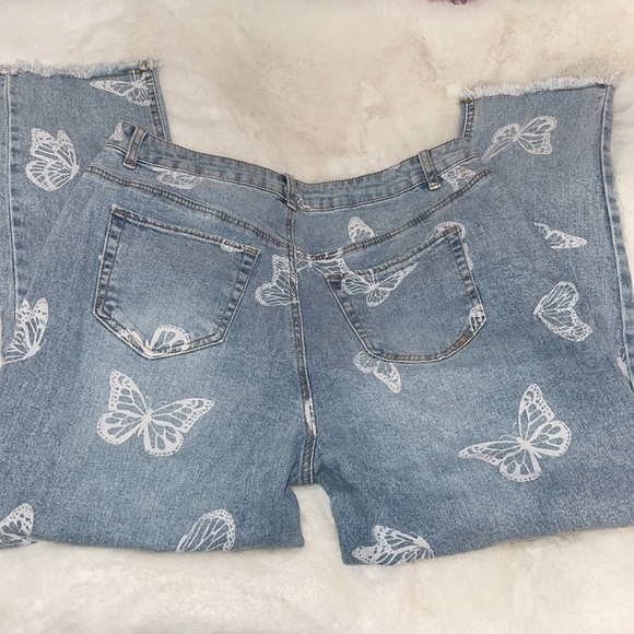 Tinseltown Butterfly Printed High rise denim jeans - Picture 2 of 2